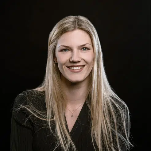 Portraitfoto von Verena Ereiz