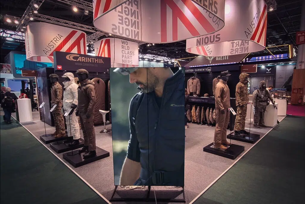 digitale Messeaufsteller oder anders gesagt LED Totems auf eines Messe am Stand von der Firma Carinthia