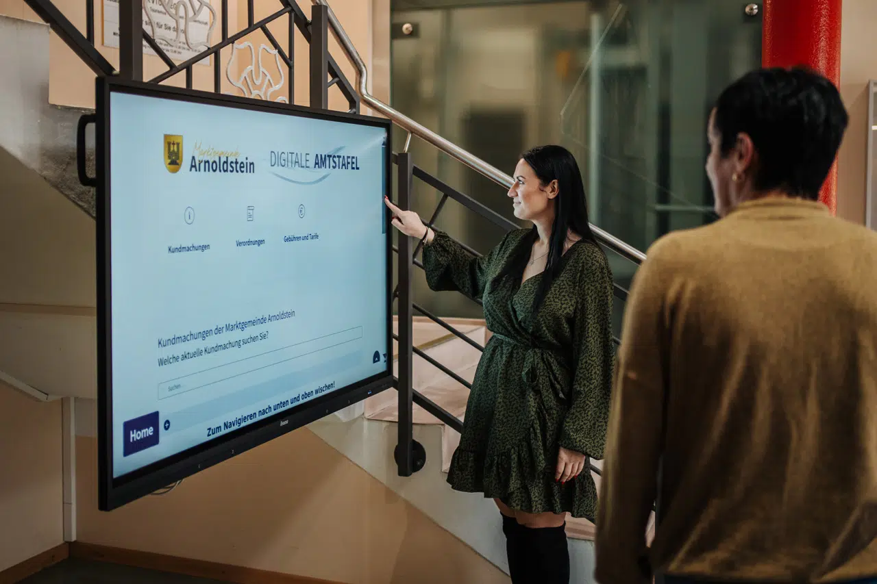 digitale-amtstafel-touchscreen-wallerie